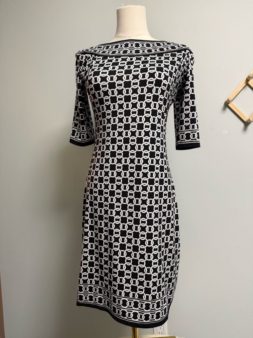 Max Studio Black & White Geometric Print Stretch Dress XS | Mod, Chic, travel,